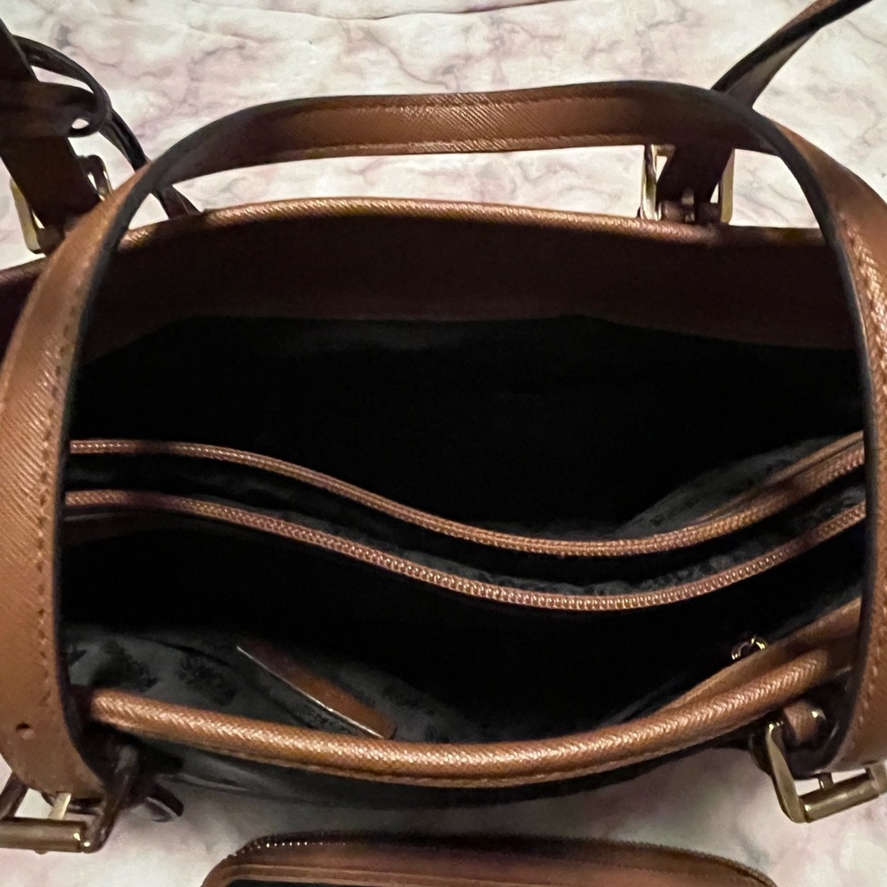 Michael Kors Black and Tan Tote with Wallet - Picture 9 of 15